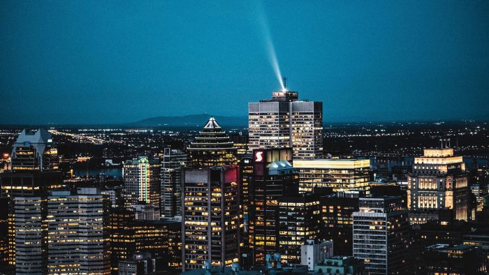 Montréal cityscape at night